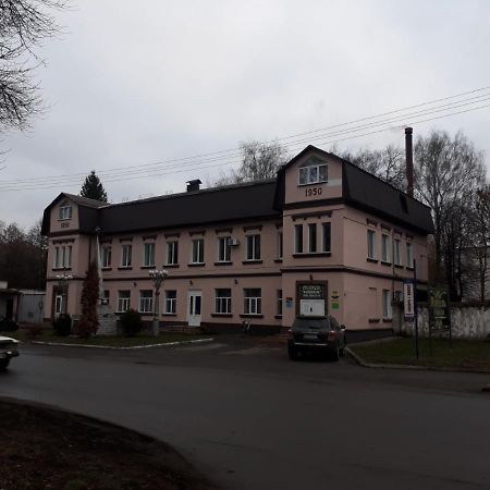 Hotel Unenege Nizhyn Bagian luar foto