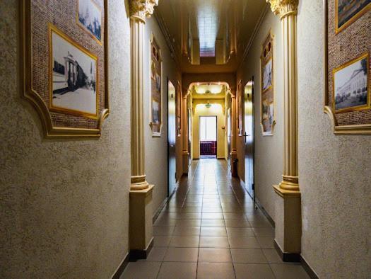 Hotel Unenege Nizhyn Bagian luar foto